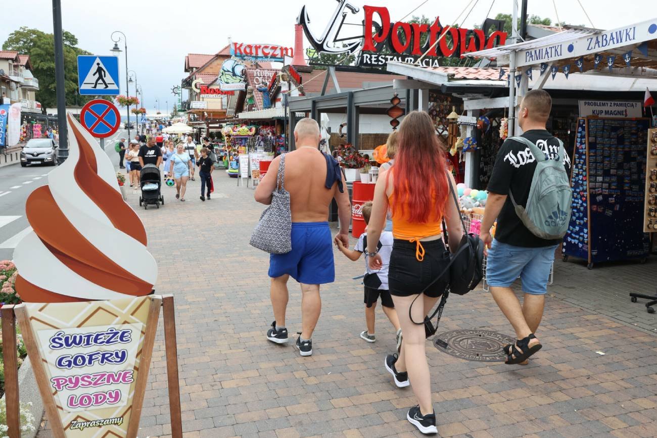 Wakacje w związku – kto płaci? Jak podzielić się wydatkami z partnerem