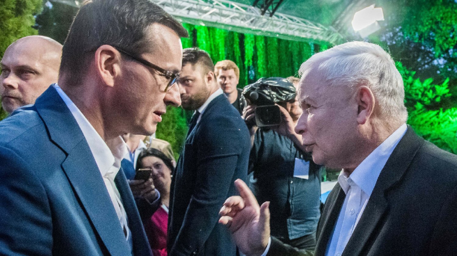 W PiS szykują bombę na wybory? Tak Kaczyński chce przebić Tuska.
