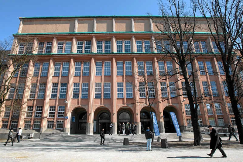 Po jakiej uczelni zarabia się najwięcej? Według Sedlak & Sedlak, po SGH