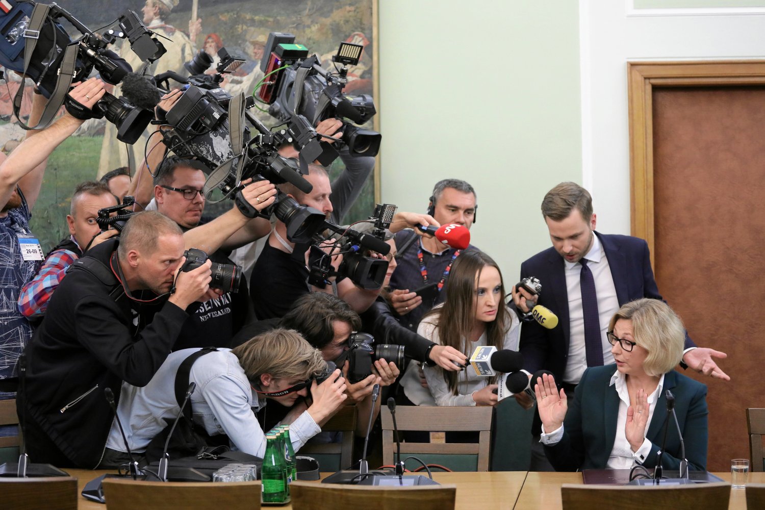 Marian Banaś, prezes NIK, udaje się na bezpłatny urlop. Na swojego zastępcę wskazał Małgorzatę Motylow - tu na posiedzeniu sejmowej komisji.