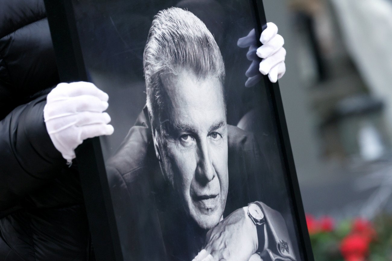 Emilian Kamiński zmarł 26 grudnia 2022 roku.