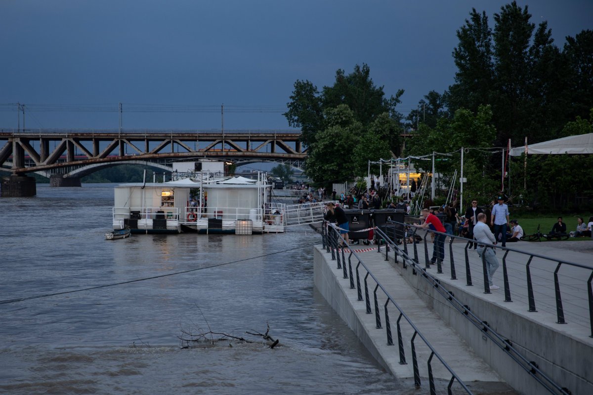 Fala wezbraniowa na Wiśle. Prezydent Warszawy zamknął  z powodu podniesienia się poziomu wód bulwary wiślane.