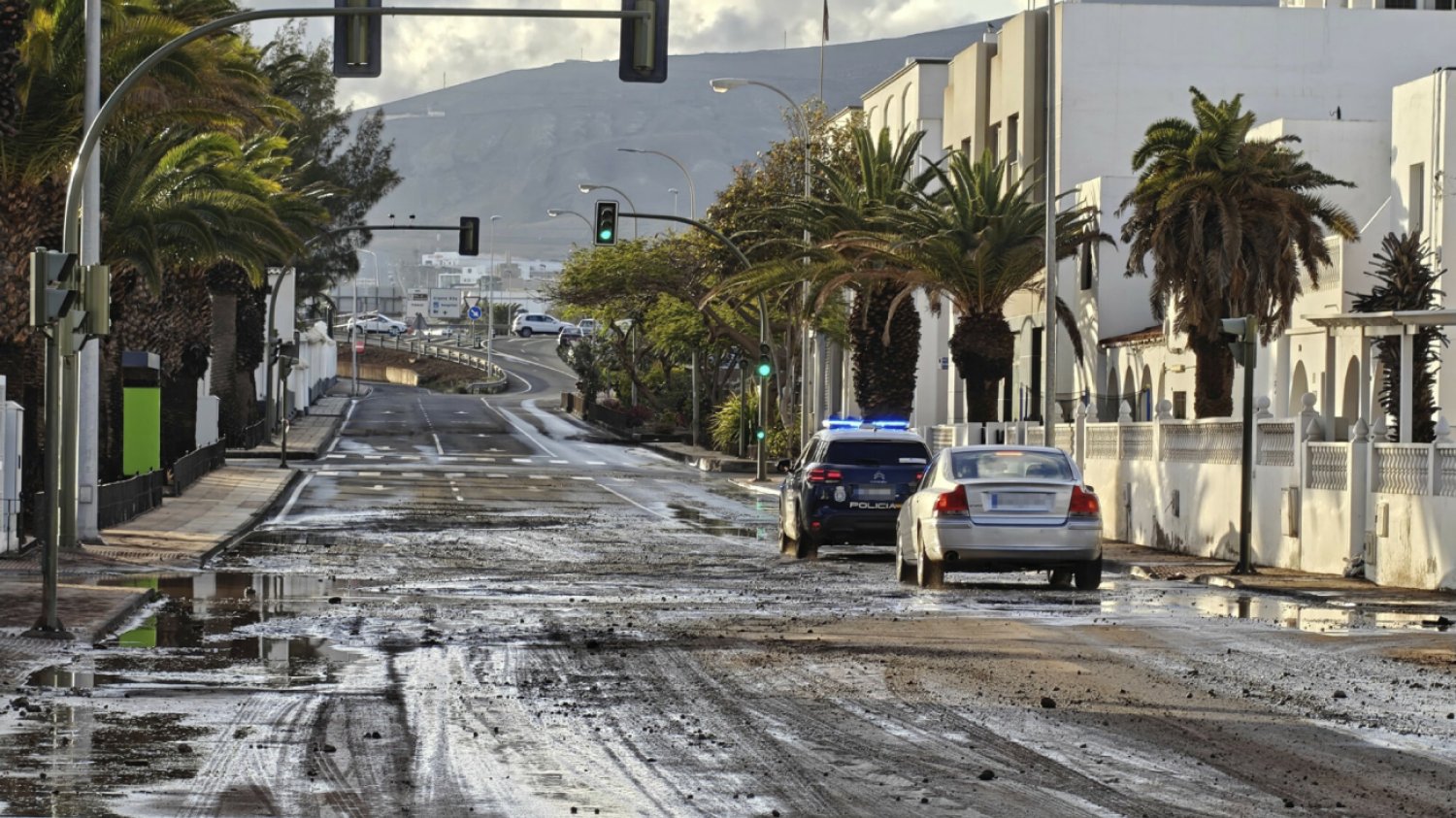 Stan wyjątkowy na Wyspach Kanaryjskich. Lanzarote nawiedził orkan Oliver.