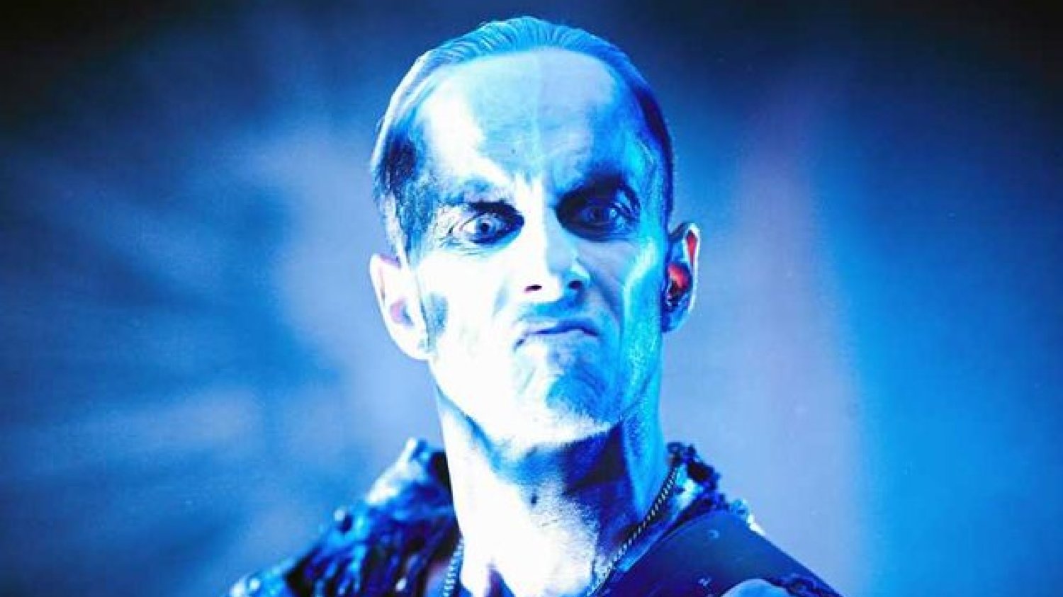 Nergal wysłał wiadomość z prośbą o pomoc. Został wraz z zespołem zatrzymany przez rosyjskie służby imigracyjne