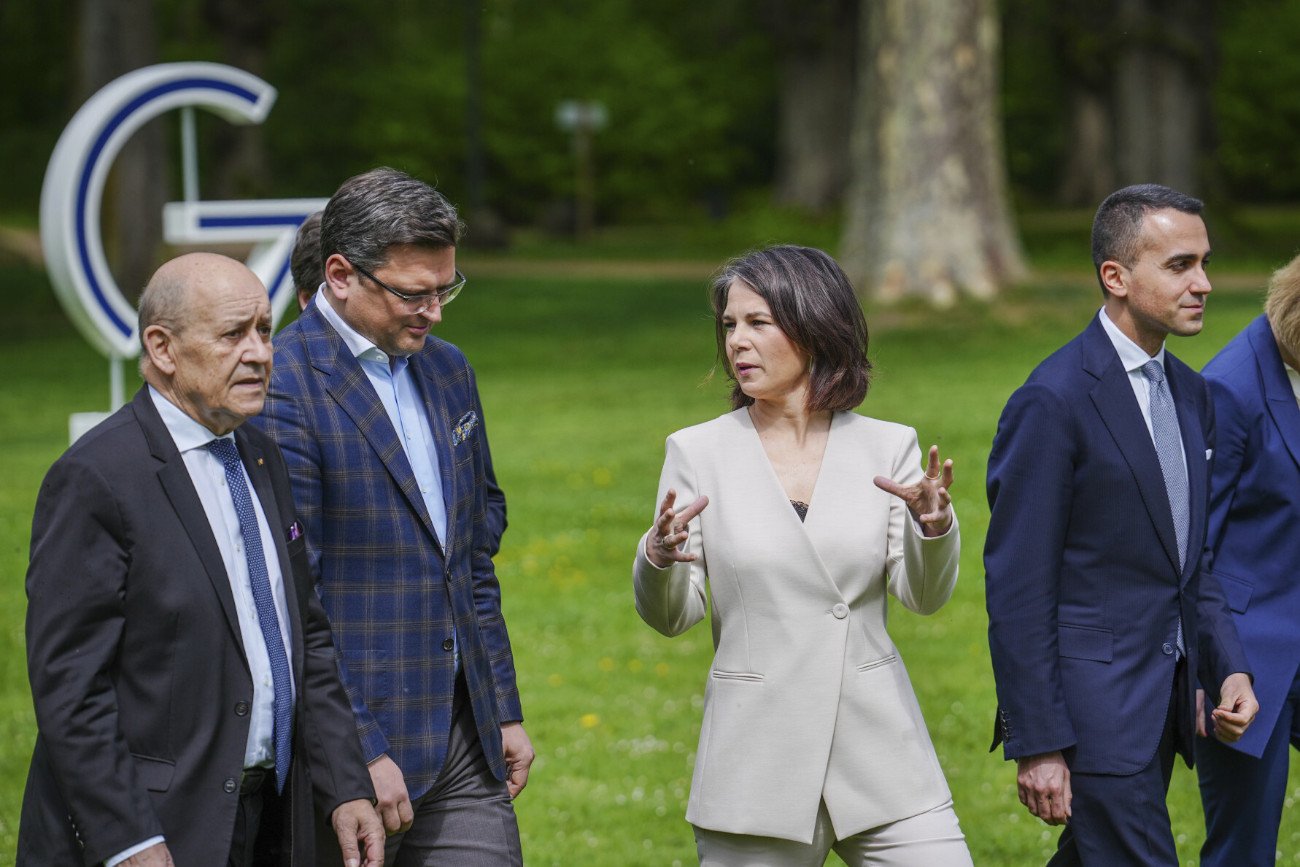 Dmytro Kułeba, minister spraw zagranicznych Ukrainy, bierze udział w szczycie państw G7 w Niemczech