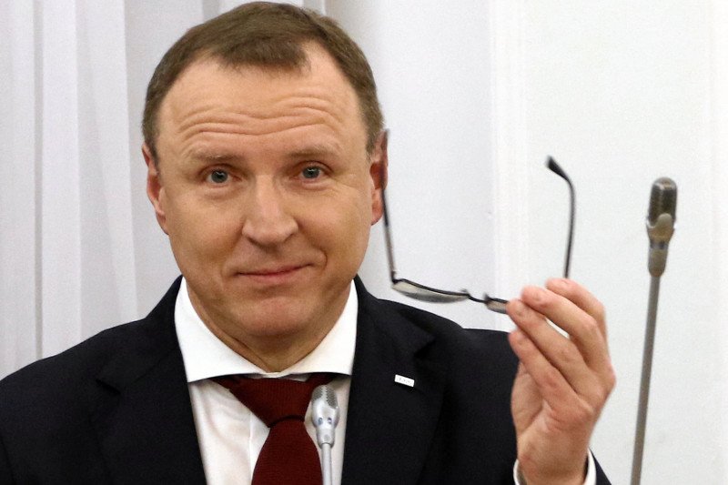 Jacek Kurski rozsyłał upominkowe wino. Zbigniew Boniek z niego zakpił.