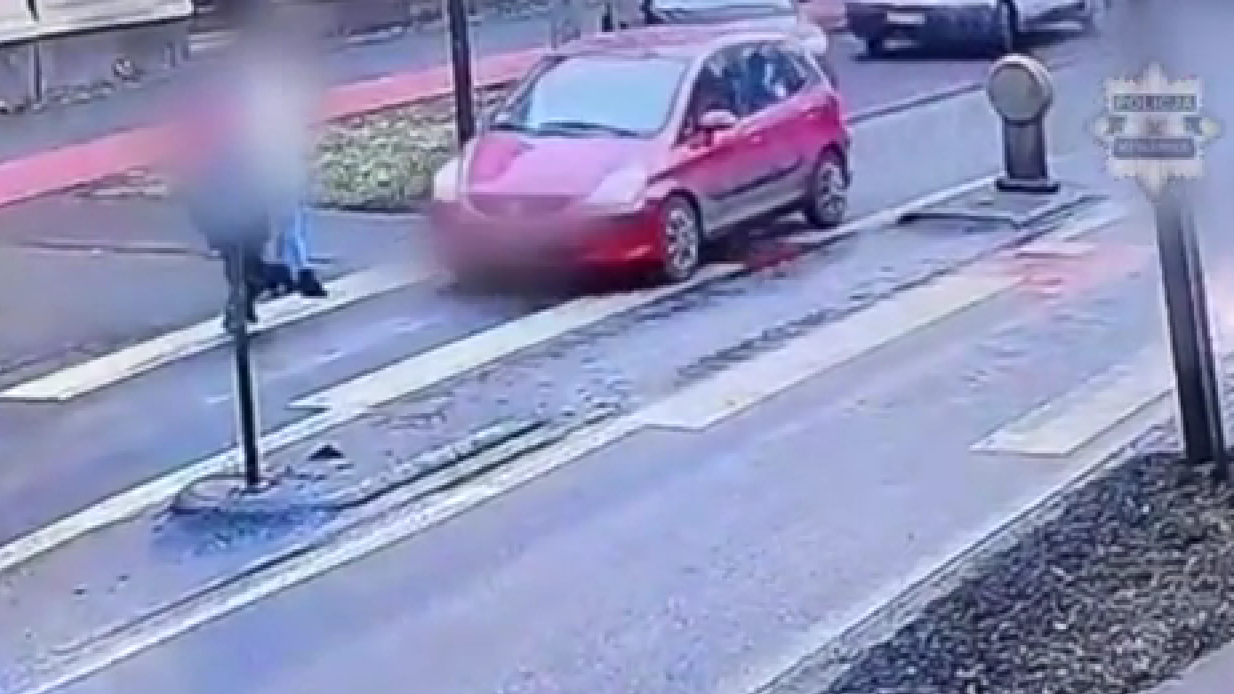 Koszmar na pasach w Mysłowicach. 73-latek potrącił 6-latka, policja publikuje nagranie