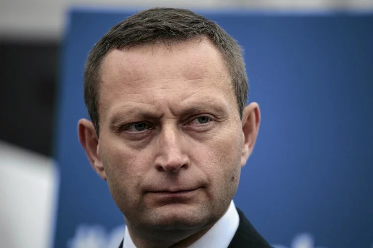 Jak przekazał TVN, Rabiej wyjechał prawdopodobnie do Grecji.