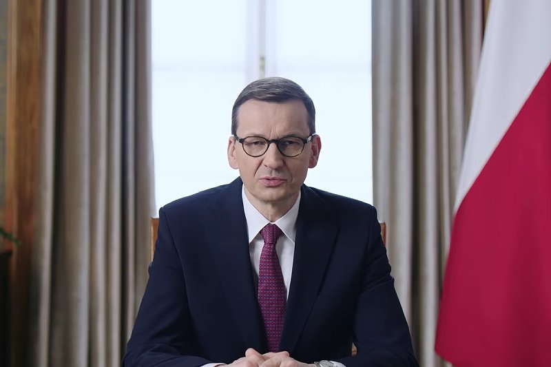 Morawiecki przeprasza za to, że czasem politykom brakowało odpowiedzialności. Świąteczne życzenia Mateusza Morawieckiego na Facebooku.