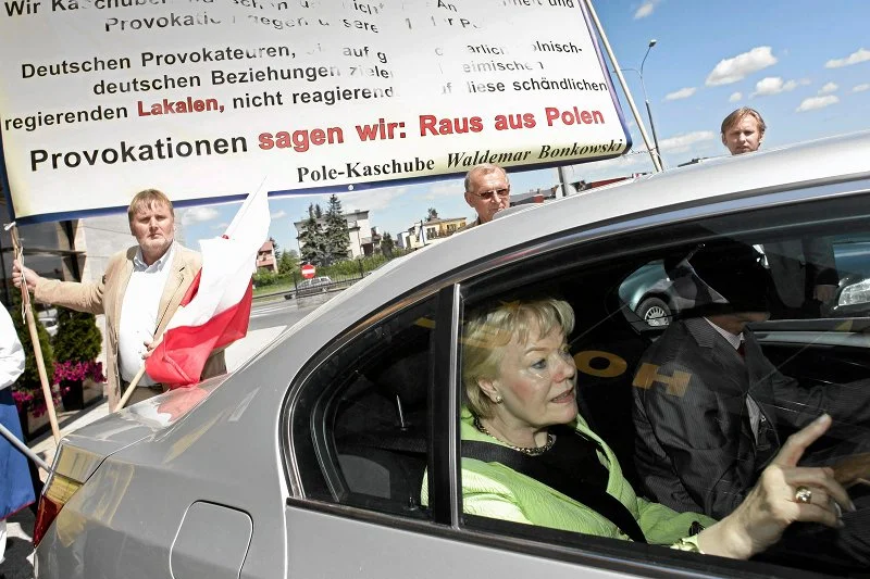 Posłowie PiS zapomnieli, jakim oburzeniem kipieli, gdy Erika Steinbach mówiła o żądaniach odszkodowania dla pokrzywdzonych Niemców.