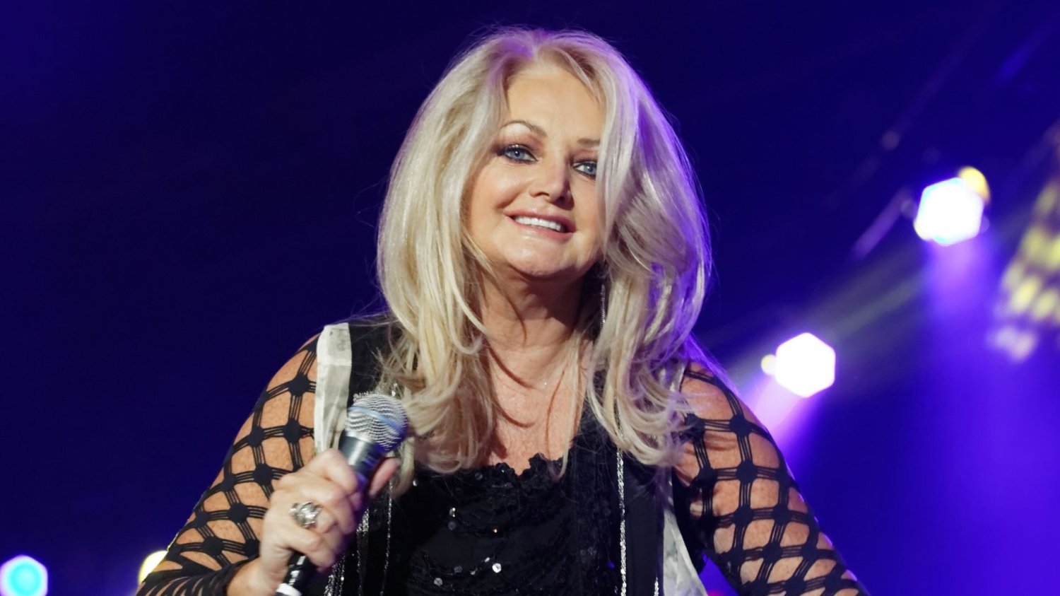 Bonnie Tyler walczy o życie. Piosenkarka ma być w śpiączce po pilnej operacji Bonnie Tyler