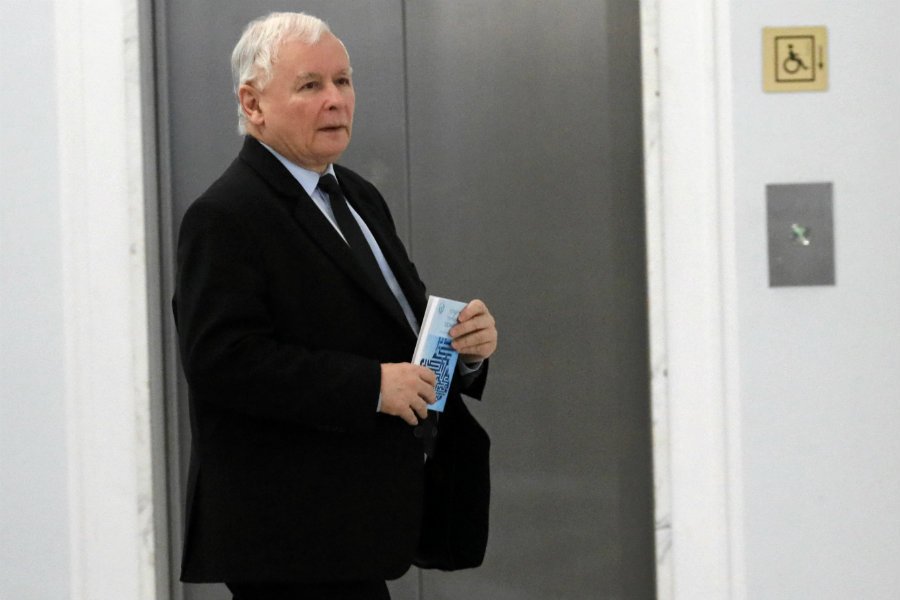 Ryszard Petru pokazał pismo, które dostał z Urzędu Skarbowego w sprawie deklaracji podatkowych Jarosława Kaczyńskiego.