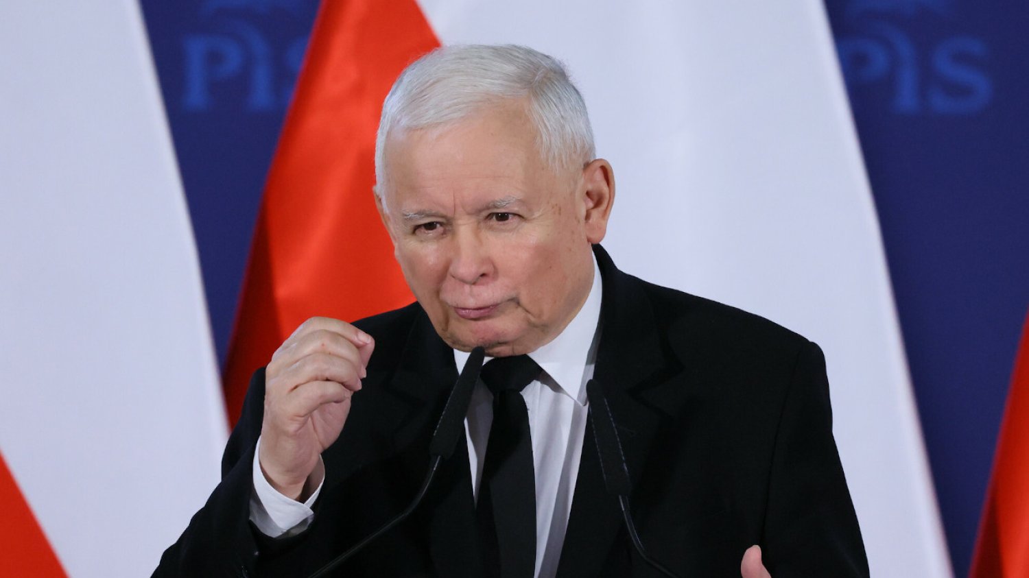 Jarosław Kaczyński ponownie przypomniał, jak jechał przez gminę Kaczory i jaki czuć było zapach.