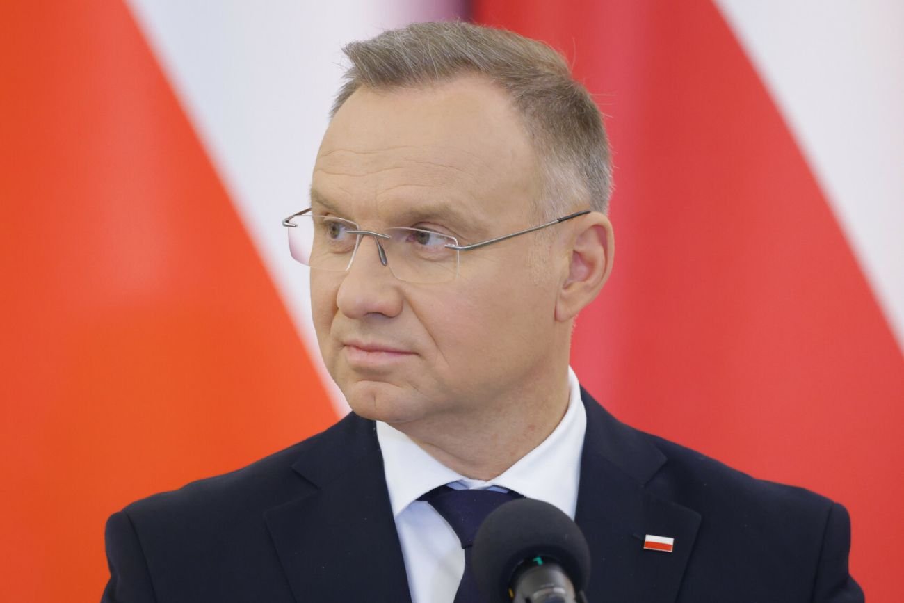Nowy sondaż CBOS. Polacy ocenili pracę prezydenta Andrzeja Dudy i parlamentu.