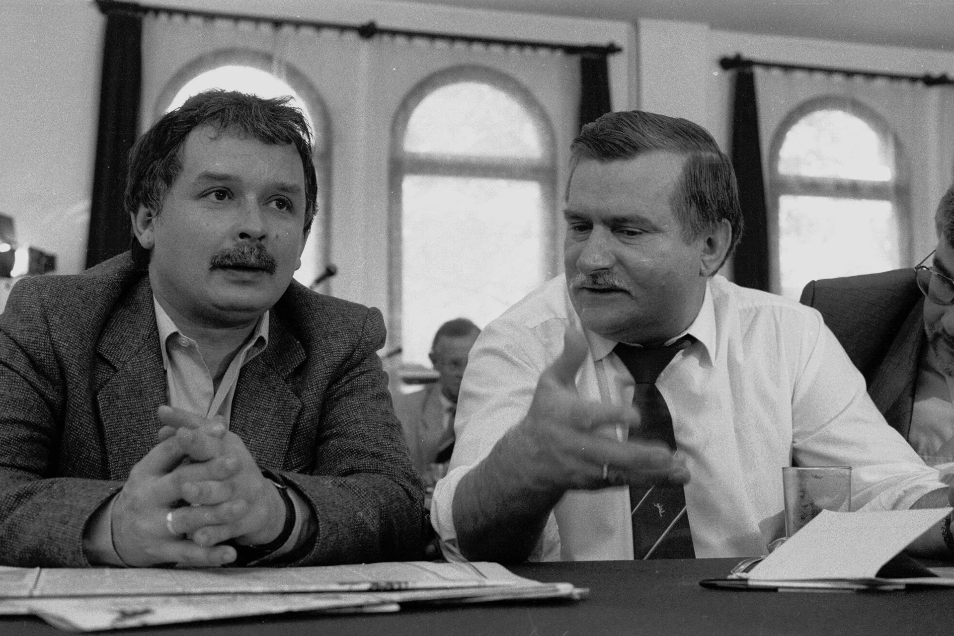 Lech Wałęsa i Lech Kaczyński w 1990 roku.
