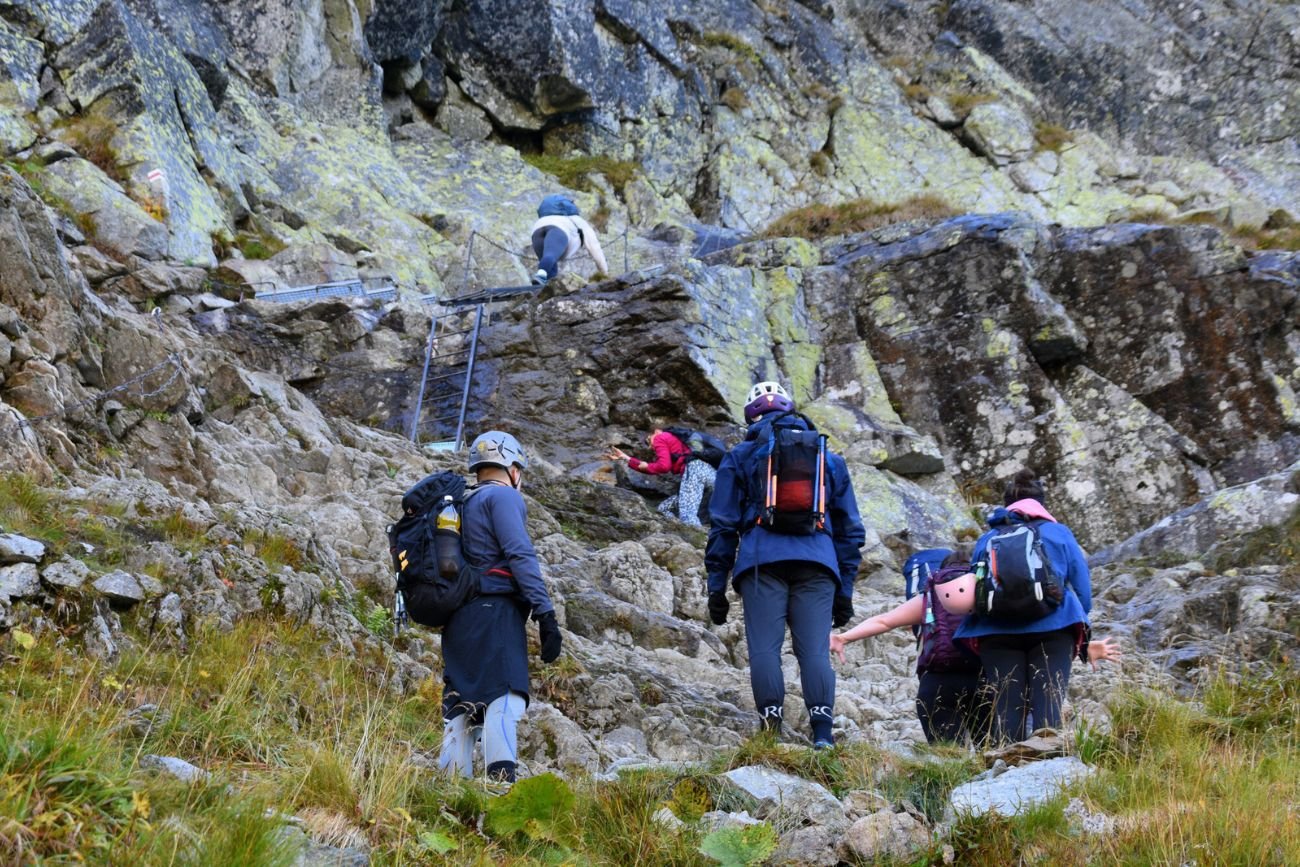 Influencerka ruszyła z Rysów do Doliny Pięciu Stawów granią (zdjęcie ilustracyjne)