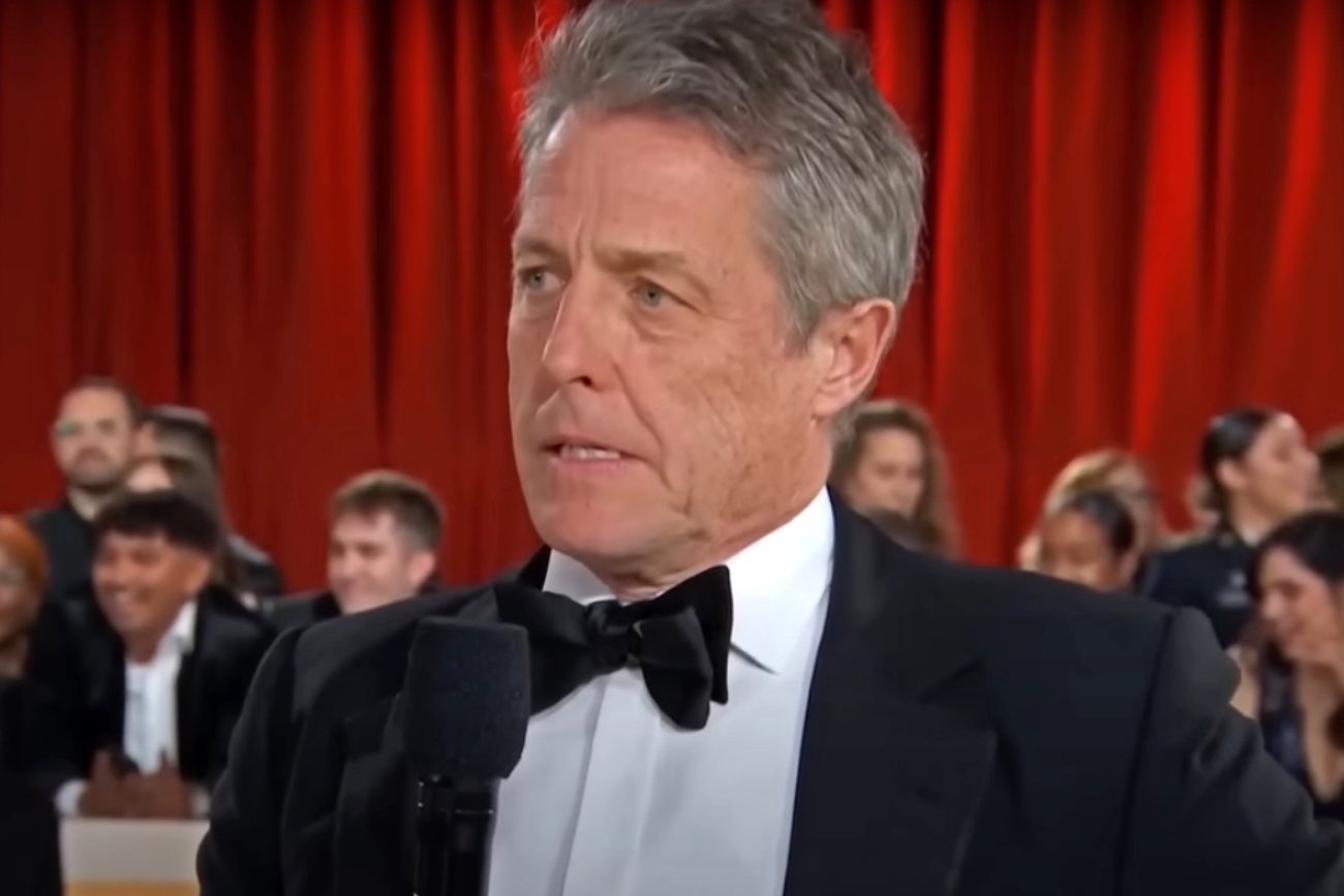 Hugh Grant skrytykowany za wywiad z Ashley Graham. Widzowie twierdzą, że niepotrzebnie był dla niej niemiły.