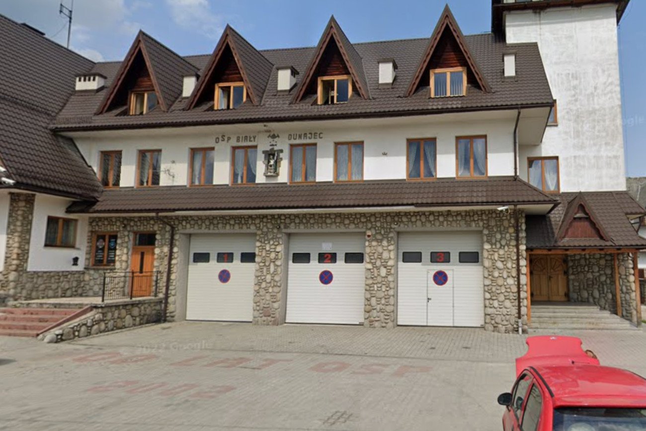 Remiza OSP w Białym Dunajcu. Po bójce w nocy z 1 na 2 sierpnia zmarł jeden ze strażaków.