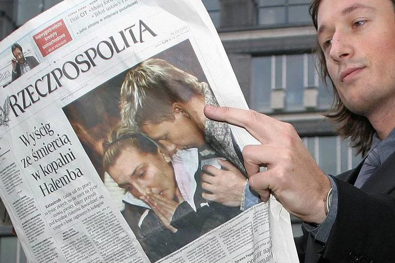 Rozłożona "Rzeczpospolita" do 2007 roku zajmowała całe "duże, dębowe biurko"