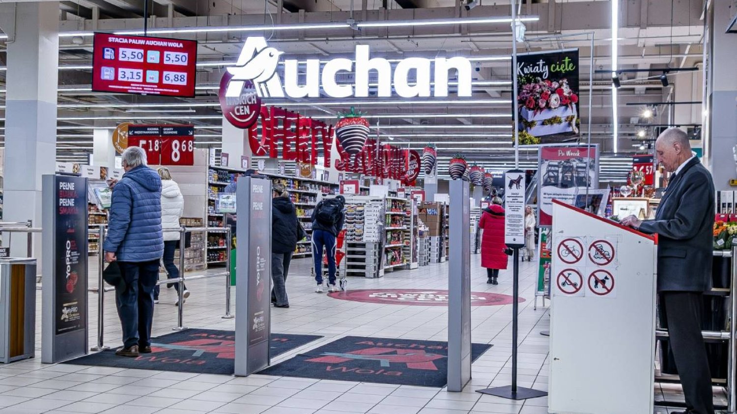 Auchan na majówkę 2025. Promocje na grilla i komunię Auchan na majówkę 2025. Promocje na grilla i komunię