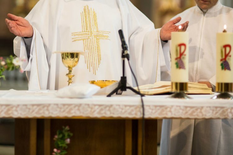 Ksiądz pedofil z Tylawy nie będzie mógł odprawiać mszy świętych.