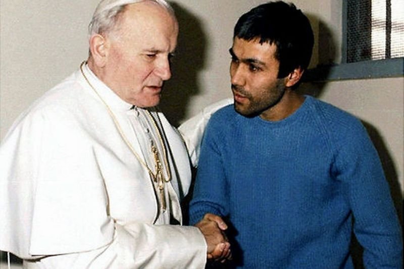 Jan Paweł II przebaczył Ali Agcy.