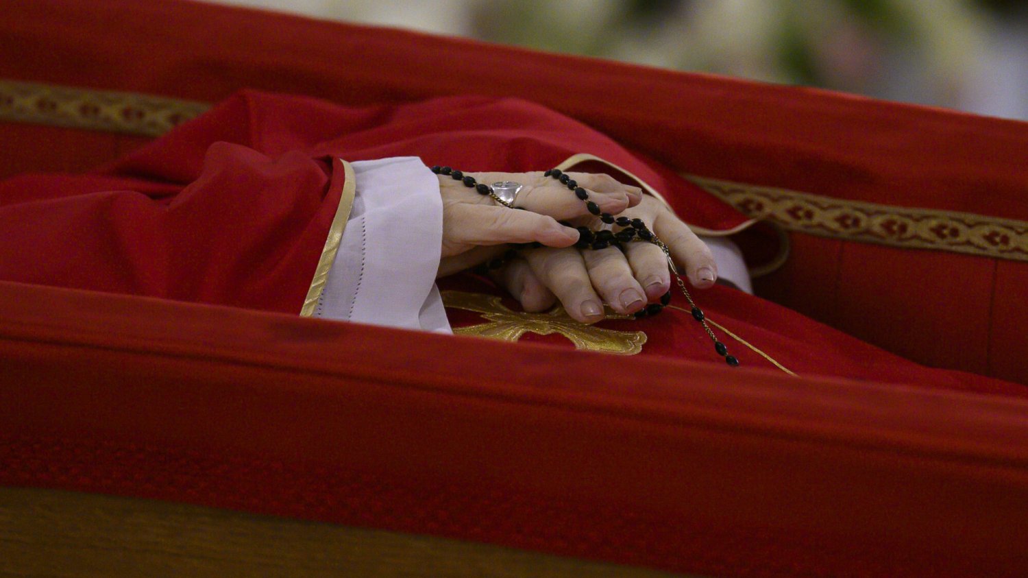 Co się dzieje po śmierci papieża Franciszka do konklawe?