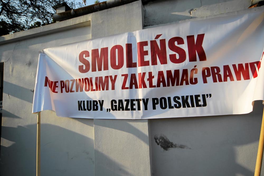 Cmentarz Powązki w Warszawie. Oczekiwanie na ekshumację