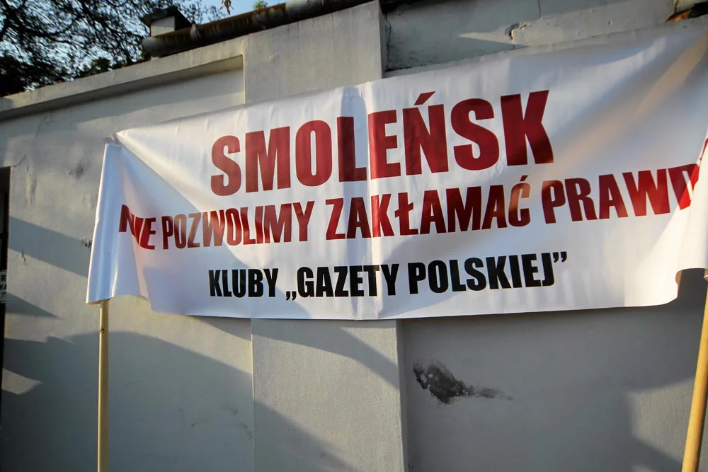Cmentarz Powązki w Warszawie. Oczekiwanie na ekshumację