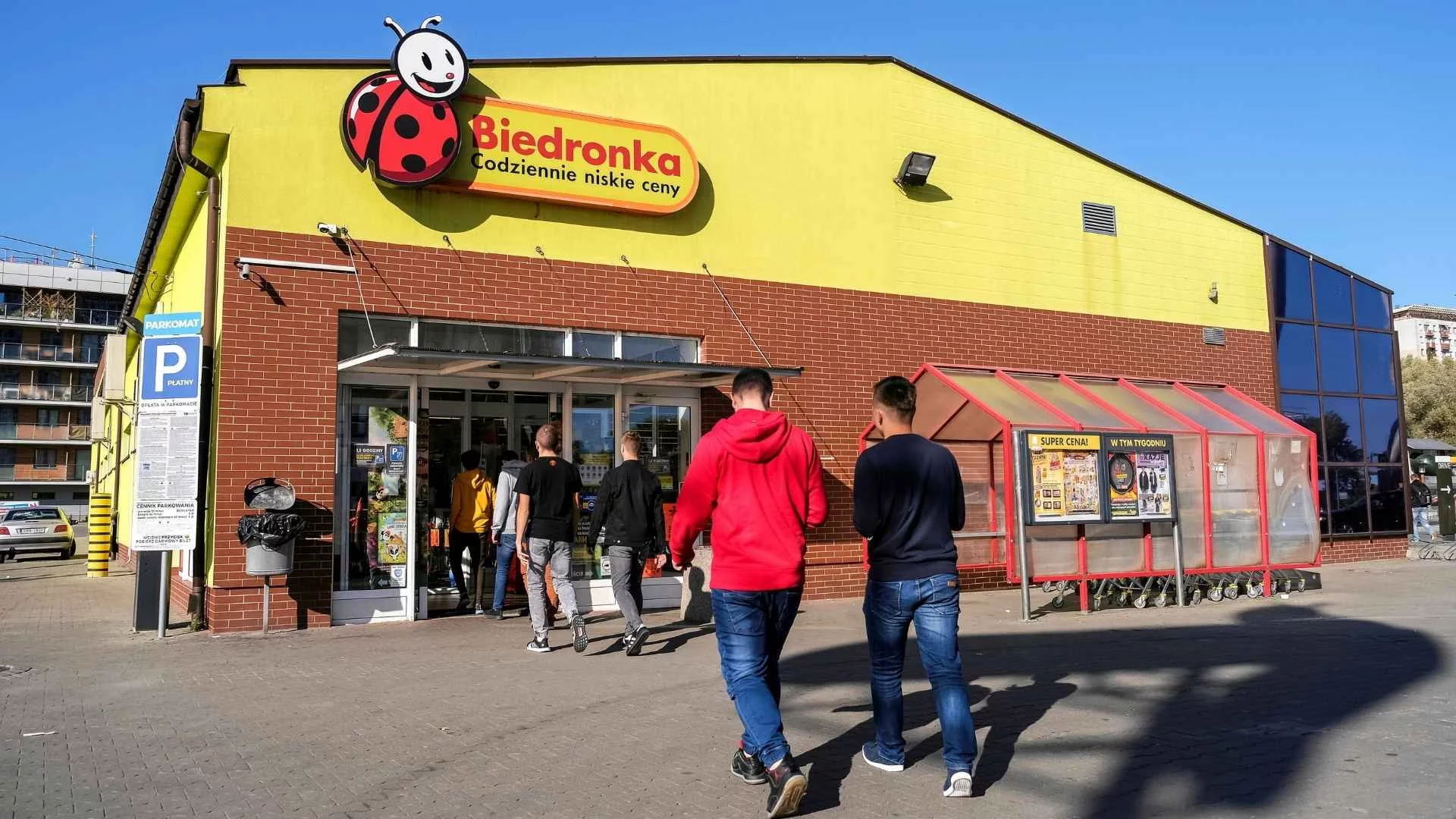 Biedronka zrobiła promocję 5+5 gratis na popularny kuchenny produkt. Biedronka zrobiła promocję 5+5 gratis na popularny kuchenny produkt.