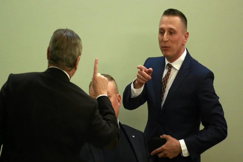 Krzysztof Brejza odkrył powiązania Amber Gold i Marcina P. ze SKOK-ami. Parlamentarzyści PiS-u nie są z tego zadowoleni.