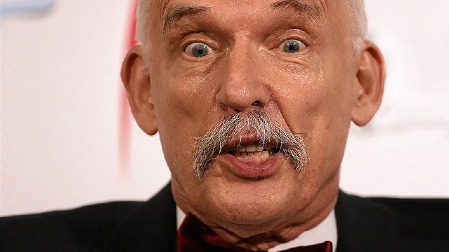 Janusz Korwin-Mikke szokuje kolejnym wpisem na swoim blogu.