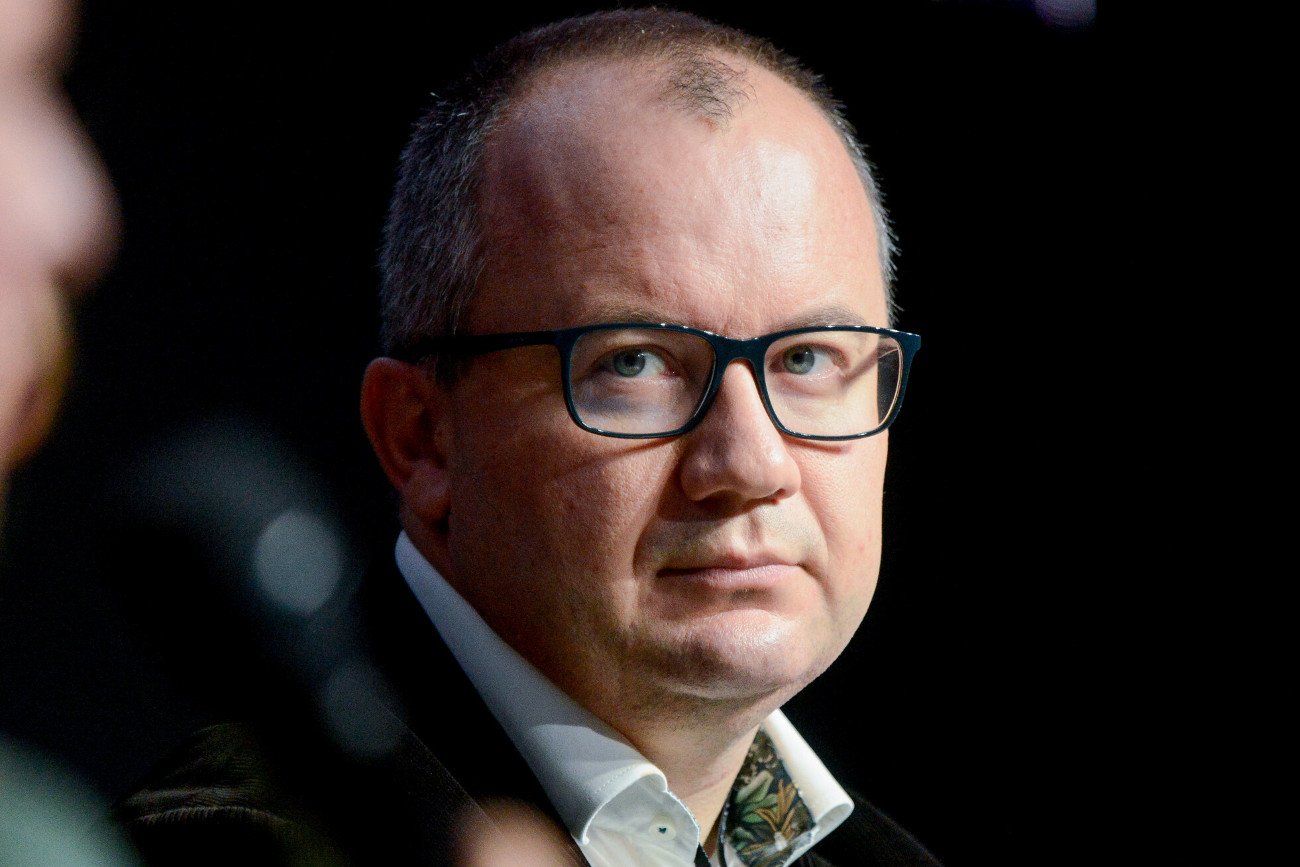 Adam Bodnar: Główny cel takich postępowań to uciszenie
krytyków, zapędzenie ich do sali sądowej, tak aby tracili swoją energię na obronę, a nie na
normalną działalność publicystyczną, dziennikarską czy społeczną.