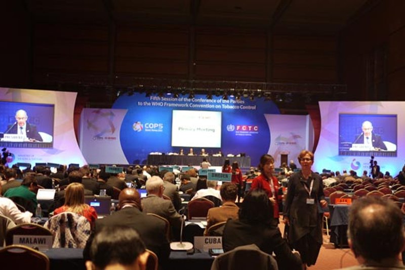 Z dyskusji o regulacjach światowego rynku tytoniowego na tegorocznym szczycie antynikotynowym w Indiach mogą zostać wykluczone niektóre państwa. Na zdjęciu 5. sesja konferencji WHO w sprawie tytoniu w Korei Południowej