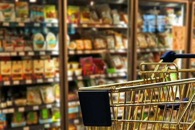 Komisja Europejska ukarze nas za wytwarzanie energii z węgla? Szykuje etykiety żywnościowe, polskie produkty mogą być gorsze.