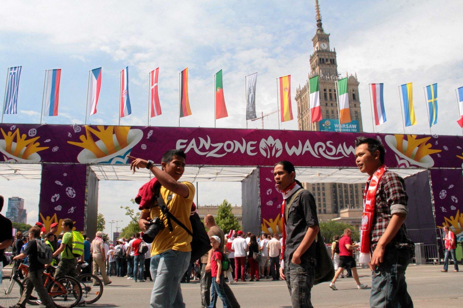 Wejście do Strefy Kibica w Warszawie