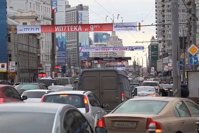 Wyniki sondażu sugerują, że większość Rosjan obawia się ataku na ojczyznę