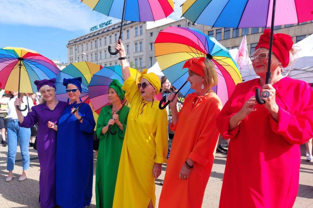 "Tęczowe seniorki" są rezydentkami poznańskiej fundacji "Barak Kultury".