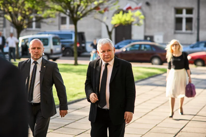 Jarosław Kaczyński na co dzień zachowuje się jak urzędnik.