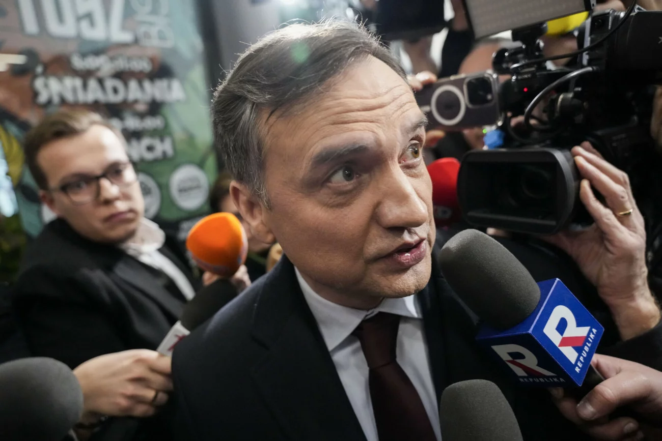 "Zrobił show, chojrakuje, gra bohatera". Pytamy w PiS o Ziobrę, zasypują nas burzą emocji