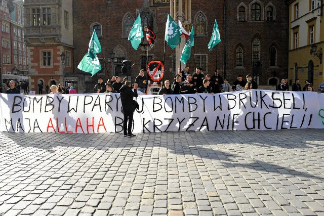 W Polsce wiele środowisk jest przeciwnych przyjmowaniu uchodźców