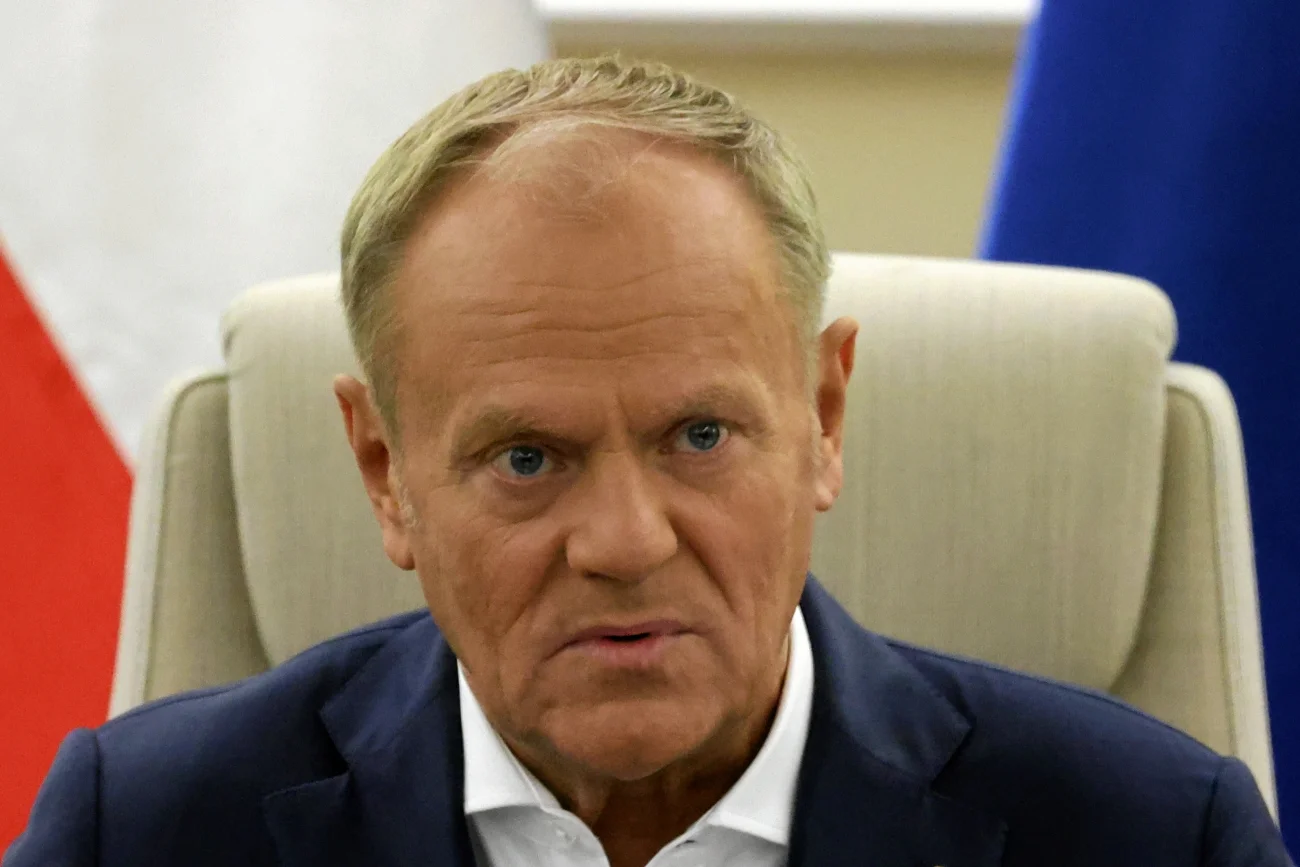 Rząd Koalicji 15 października powinien się podać do dymisji po przegranej Rafała Trzaskowskiego w wyborach prezydenckich – wzywa PiS. Sondaż pokazuje, co na to Polacy.