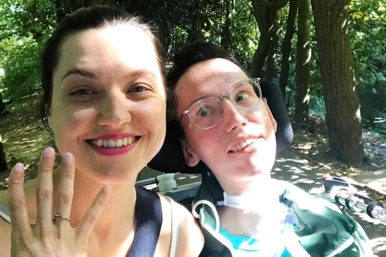 Wojtek Sawicki (Life On Wheelz) oświadczył się dziewczynie. Powiedziała tak