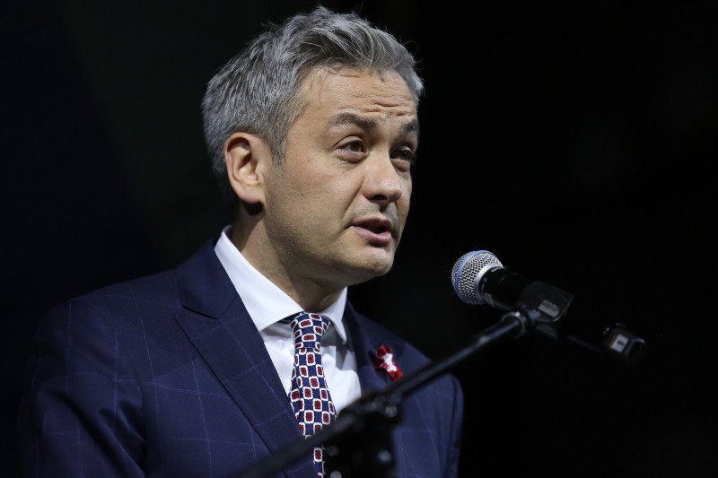 Robert Biedroń zapowiada ogłoszenie politycznego transferu.