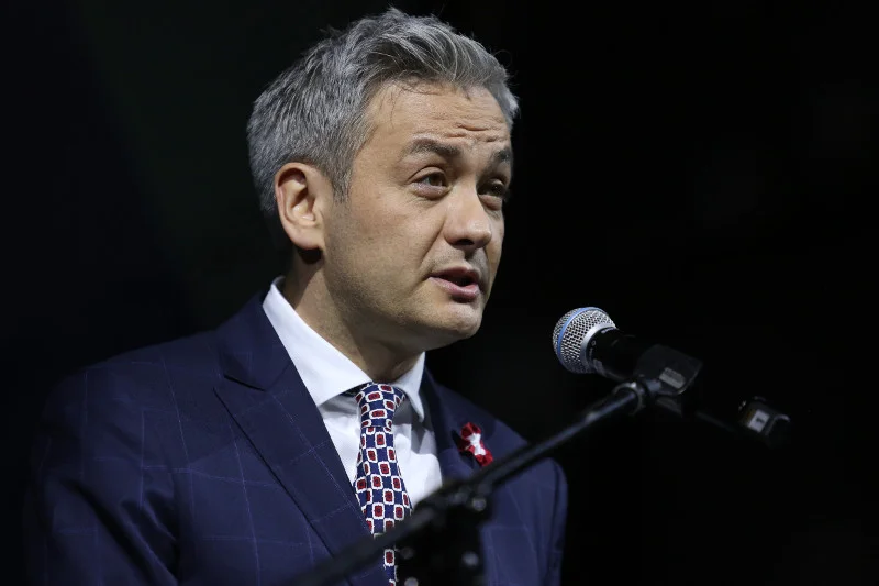 Robert Biedroń zapowiada ogłoszenie politycznego transferu.