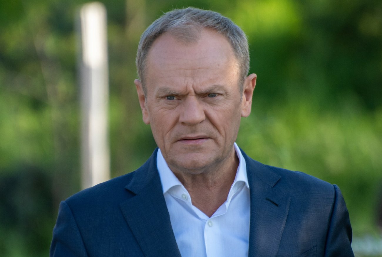 Donald Tusk o ulu Jarosława Kaczyńskiego. "Pszczółka Mejza".