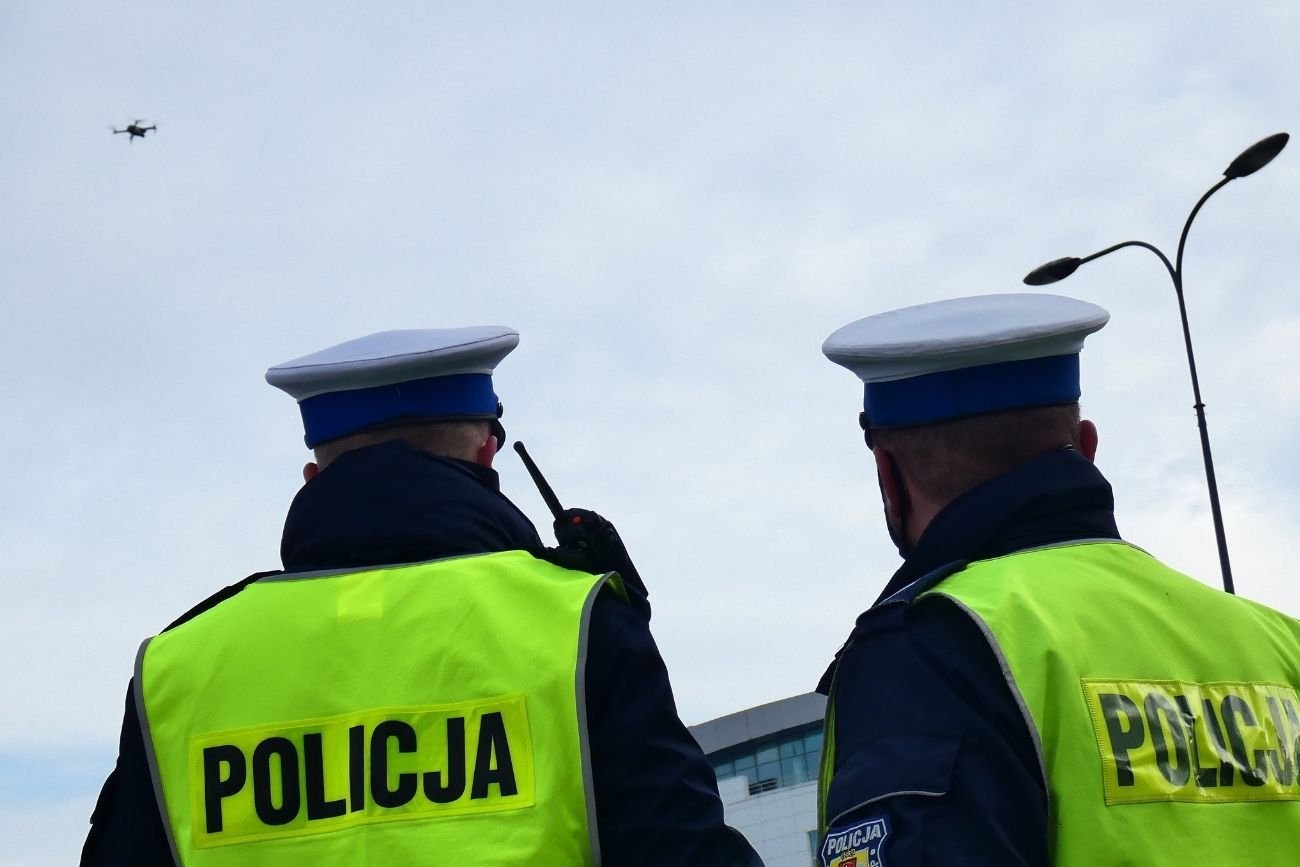 Trwała akcja ratunkowa, gdy nagle nadleciał dron. Służby wydały ostrzeżenie