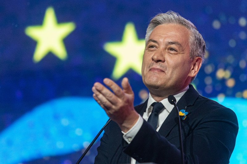 Robert Biedroń laureatem "Alan Turing LGTBIQ+". Padła wzruszająca dedykacja