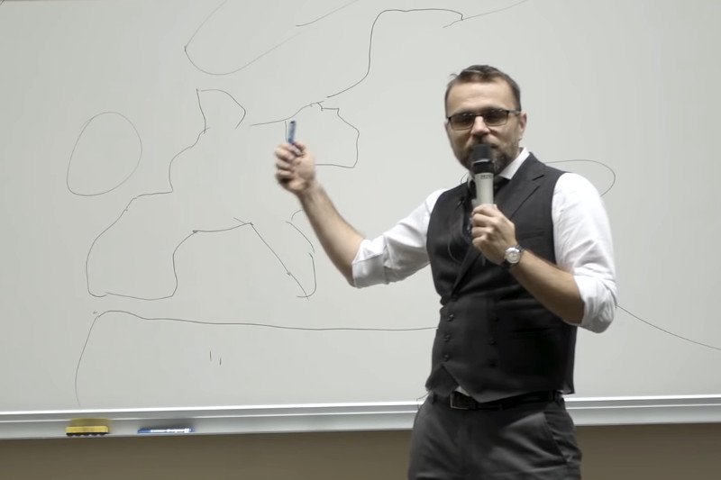 Jacek Bartosik potrafi wytłumaczyć przyczyny upadku Rzeczpospolitej i pokazać drogę do tego, jak znów stać się mocarstwem.