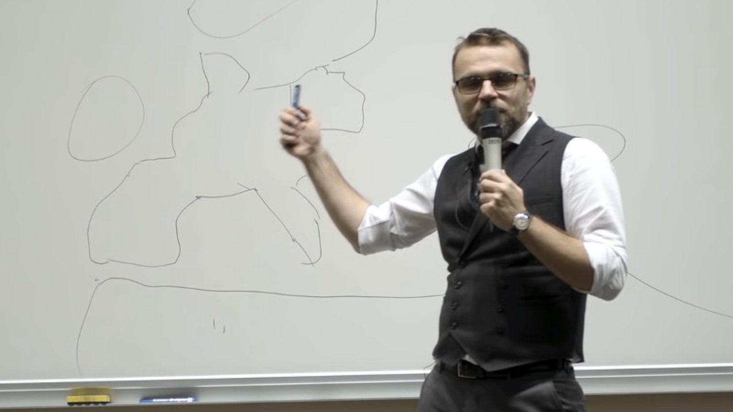 Jacek Bartosik potrafi wytłumaczyć przyczyny upadku Rzeczpospolitej i pokazać drogę do tego, jak znów stać się mocarstwem.